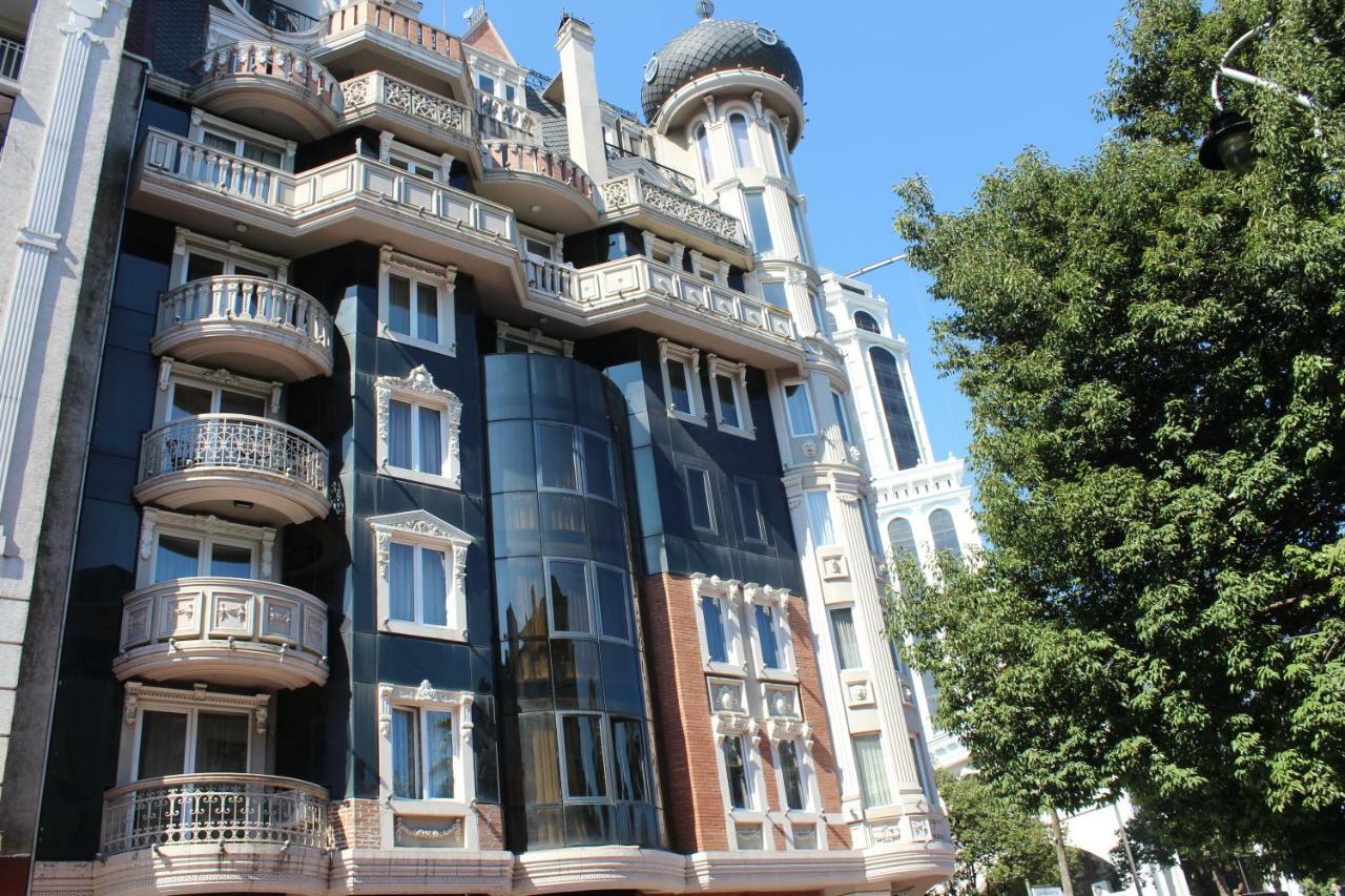 Batumi Apartment In Front Of Sheraton Εξωτερικό φωτογραφία